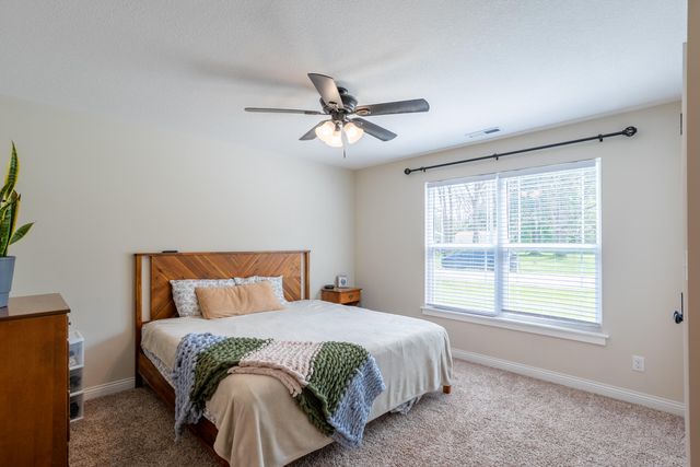 717 S CENTRAL ST, Centralia, MO 65240