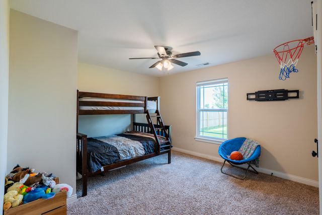717 S CENTRAL ST, Centralia, MO 65240