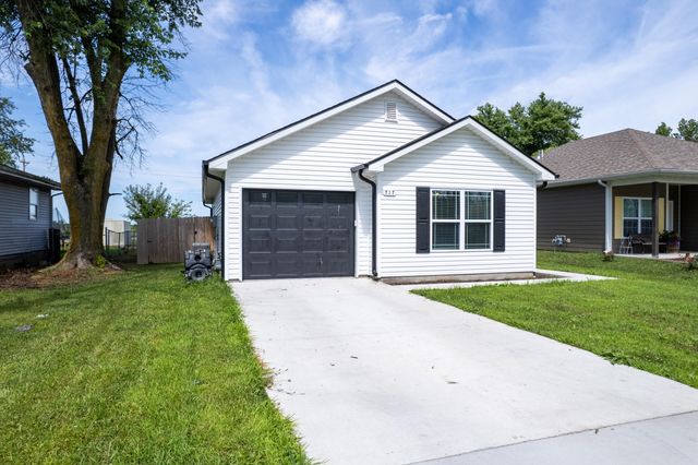 717 S CENTRAL ST, Centralia, MO 65240