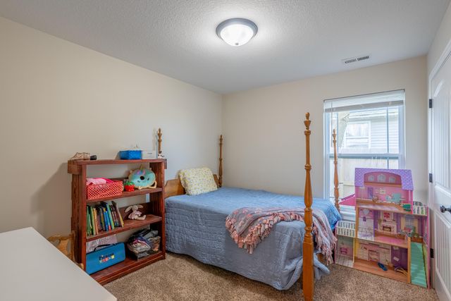 717 S CENTRAL ST, Centralia, MO 65240