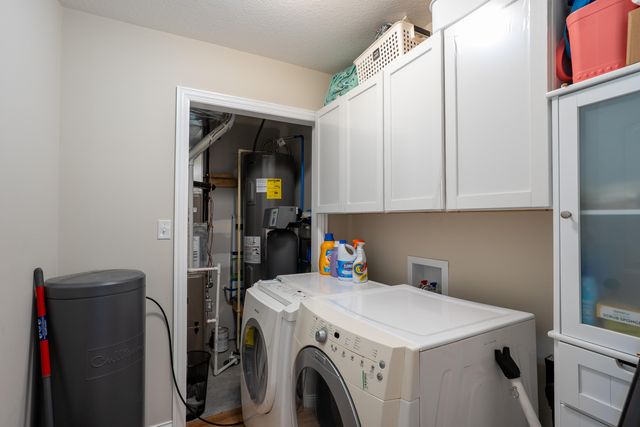 717 S CENTRAL ST, Centralia, MO 65240