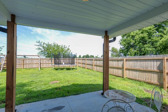 717 S CENTRAL ST, Centralia, MO 65240