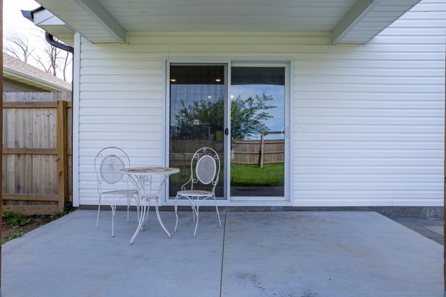 717 S CENTRAL ST, Centralia, MO 65240