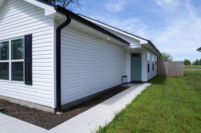 717 S CENTRAL ST, Centralia, MO 65240