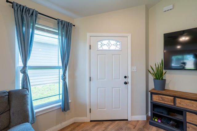 717 S CENTRAL ST, Centralia, MO 65240