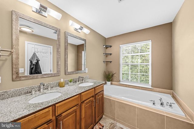 1203 ELLIS AVE, Fredericksburg, VA 22401