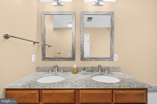1203 ELLIS AVE, Fredericksburg, VA 22401