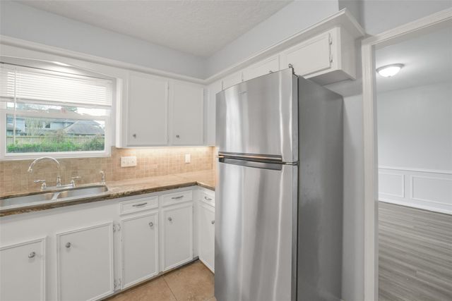 7611 Theisswood Road, Spring, TX 77379