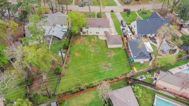7611 Theisswood Road, Spring, TX 77379