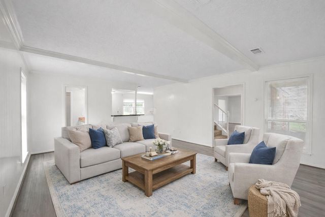 7611 Theisswood Road, Spring, TX 77379