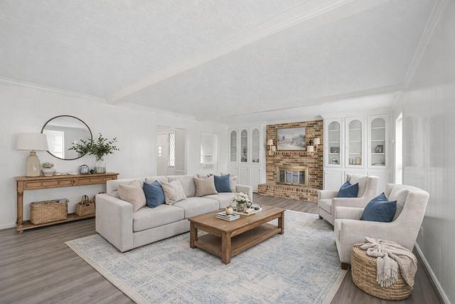 7611 Theisswood Road, Spring, TX 77379