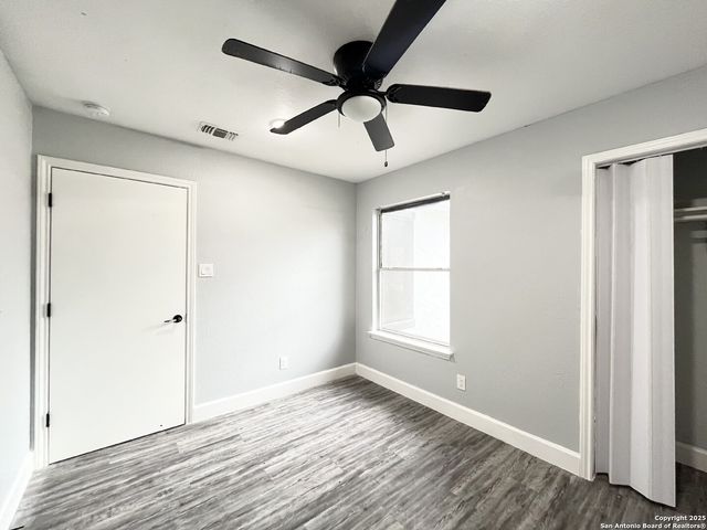 7569 WINDSOR OAKS, San Antonio, TX 78239