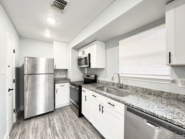 7569 WINDSOR OAKS, San Antonio, TX 78239