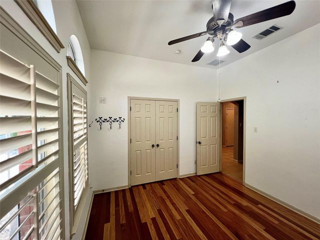 2201 Golden Gate PARK, Austin, TX 78732