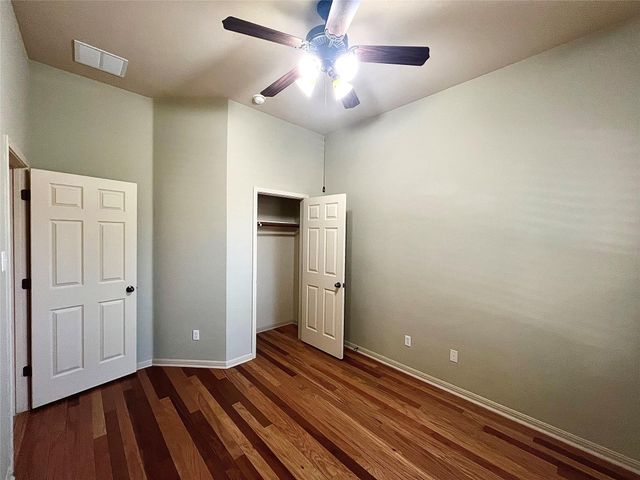 2201 Golden Gate PARK, Austin, TX 78732