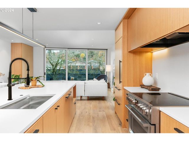 2797 Nw Thurman, Portland, OR 97210