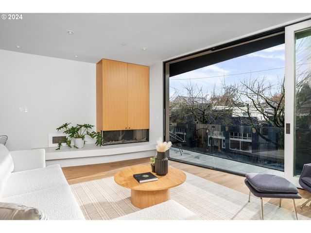 2797 Nw Thurman, Portland, OR 97210