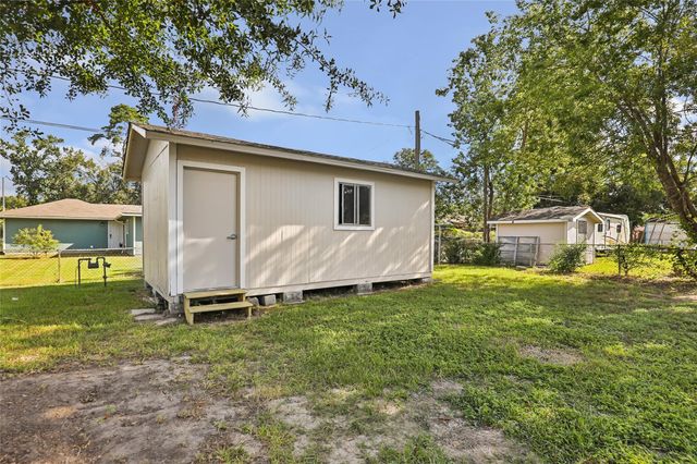 7111 Oak Village Drive, Houston, TX 77396
