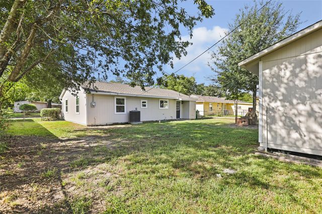 7111 Oak Village Drive, Houston, TX 77396