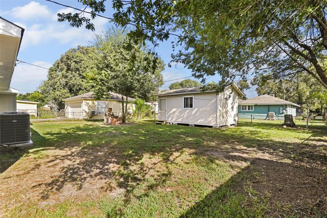 7111 Oak Village Drive, Houston, TX 77396