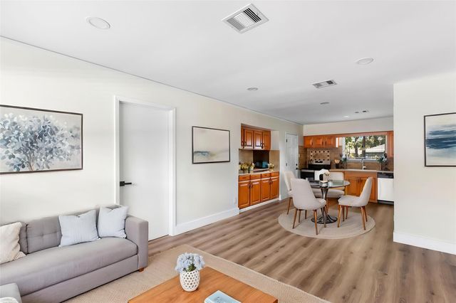 7111 Oak Village Drive, Houston, TX 77396