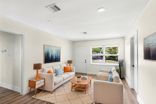 7111 Oak Village Drive, Houston, TX 77396