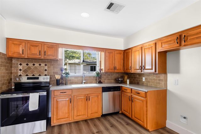 7111 Oak Village Drive, Houston, TX 77396