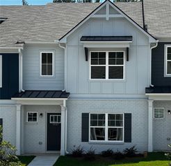 1905 Victoria Way 114, Conyers, GA 30013