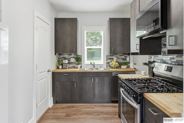 4903 Bedford Avenue, Omaha, NE 68104