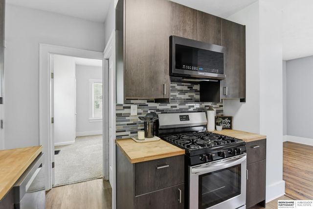 4903 Bedford Avenue, Omaha, NE 68104