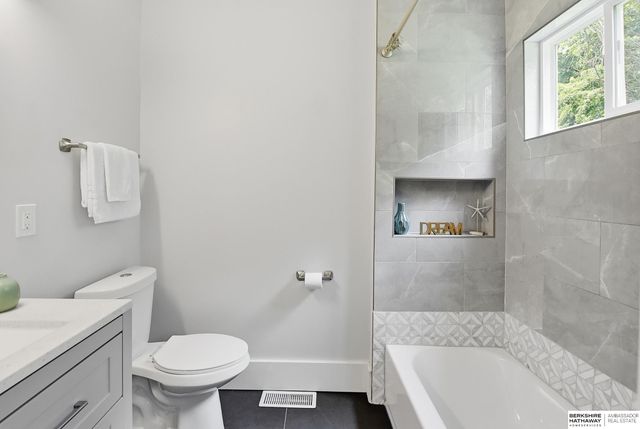 4903 Bedford Avenue, Omaha, NE 68104