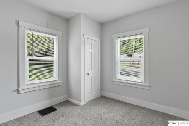 4903 Bedford Avenue, Omaha, NE 68104