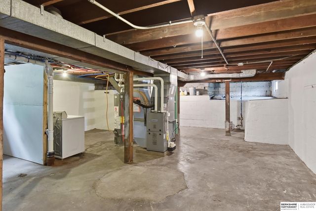 4903 Bedford Avenue, Omaha, NE 68104