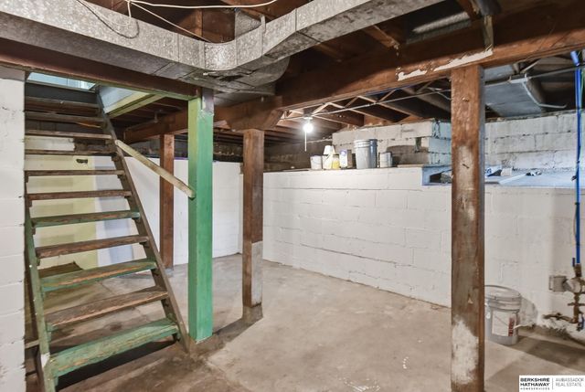 4903 Bedford Avenue, Omaha, NE 68104