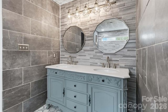 3028 Pennridge Place, Matthews, NC 28105
