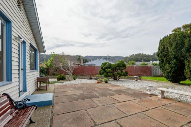 1367 Hermosa Avenue, Pacifica, CA 94044