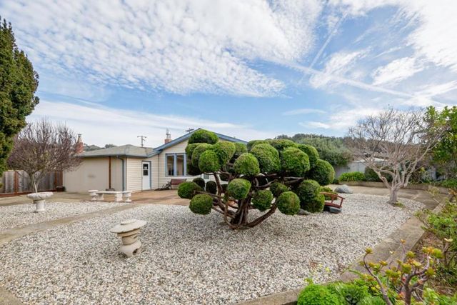 1367 Hermosa Avenue, Pacifica, CA 94044