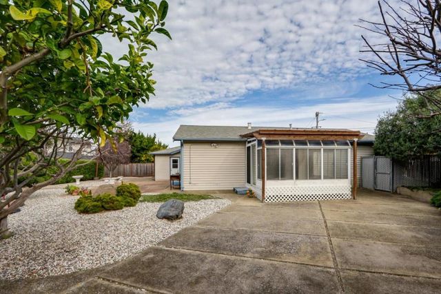 1367 Hermosa Avenue, Pacifica, CA 94044