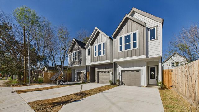 5028 Creekmont Drive, Houston, TX 77091