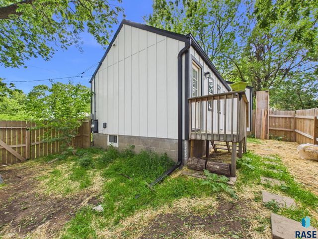1912 S Duluth Ave Avenue, Sioux Falls, SD 57105
