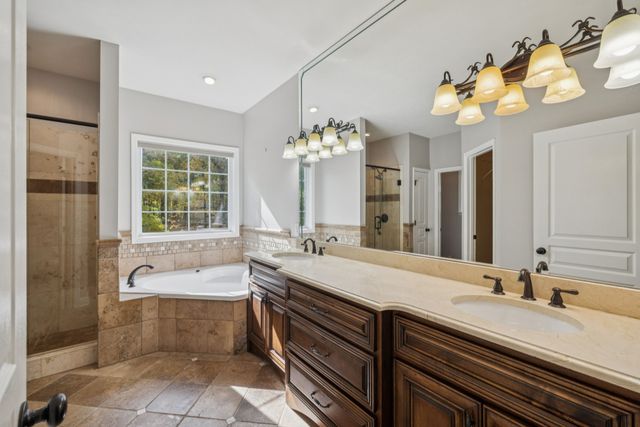 1036 Cherry Springs Dr, Cottontown, TN 37048