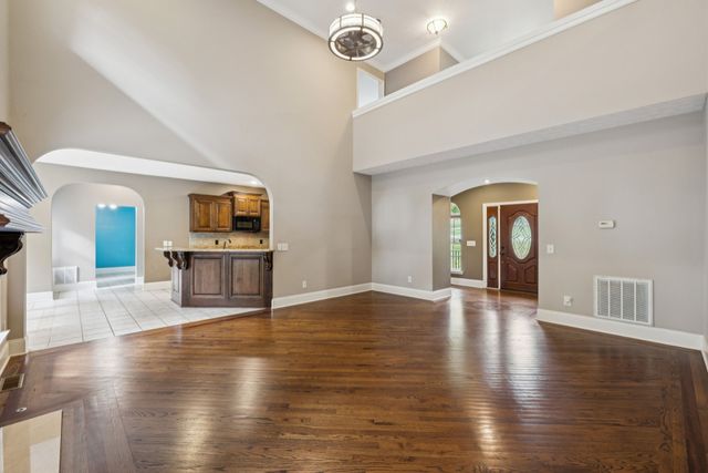 1036 Cherry Springs Dr, Cottontown, TN 37048