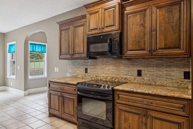 1036 Cherry Springs Dr, Cottontown, TN 37048