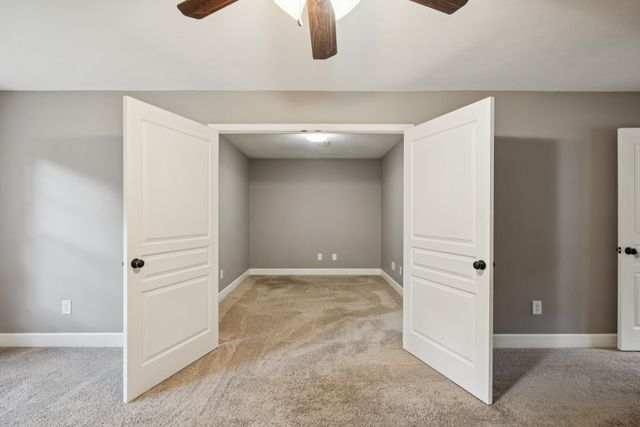 1036 Cherry Springs Dr, Cottontown, TN 37048