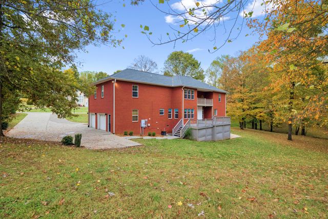 1036 Cherry Springs Dr, Cottontown, TN 37048