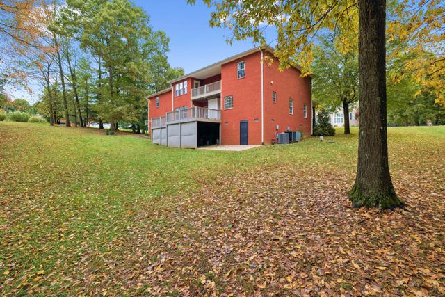 1036 Cherry Springs Dr, Cottontown, TN 37048