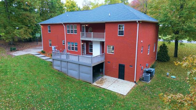 1036 Cherry Springs Dr, Cottontown, TN 37048