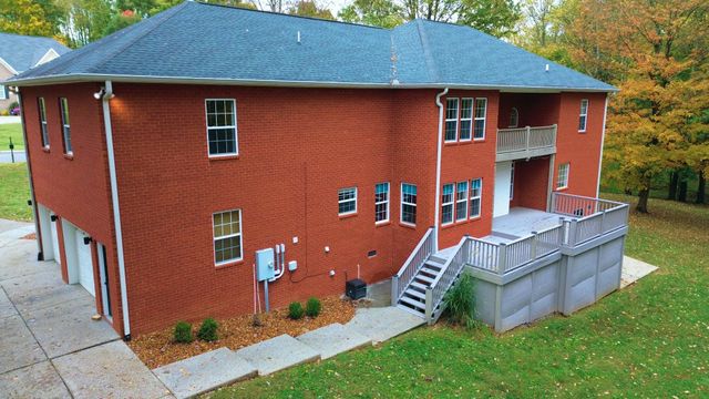 1036 Cherry Springs Dr, Cottontown, TN 37048