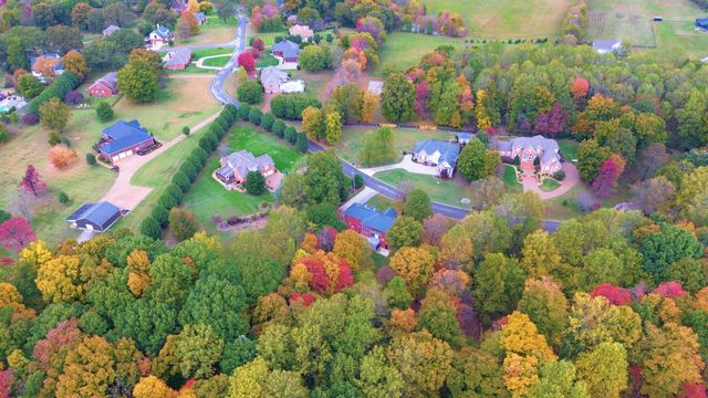 1036 Cherry Springs Dr, Cottontown, TN 37048