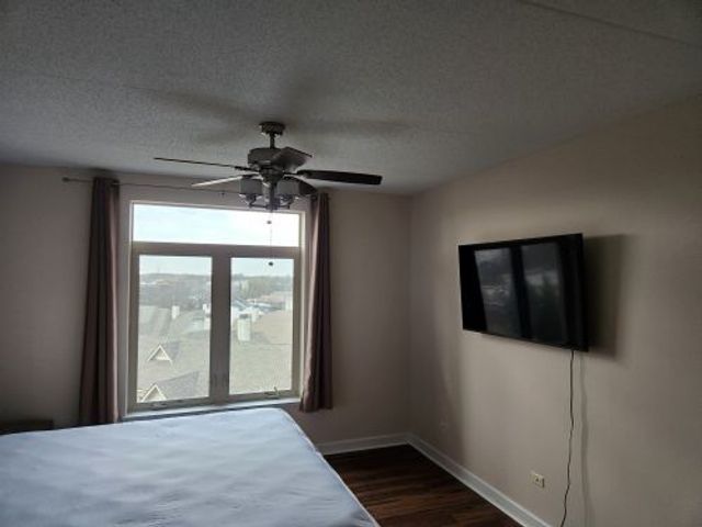 8440 Callie Avenue 410, Morton Grove, IL 60053